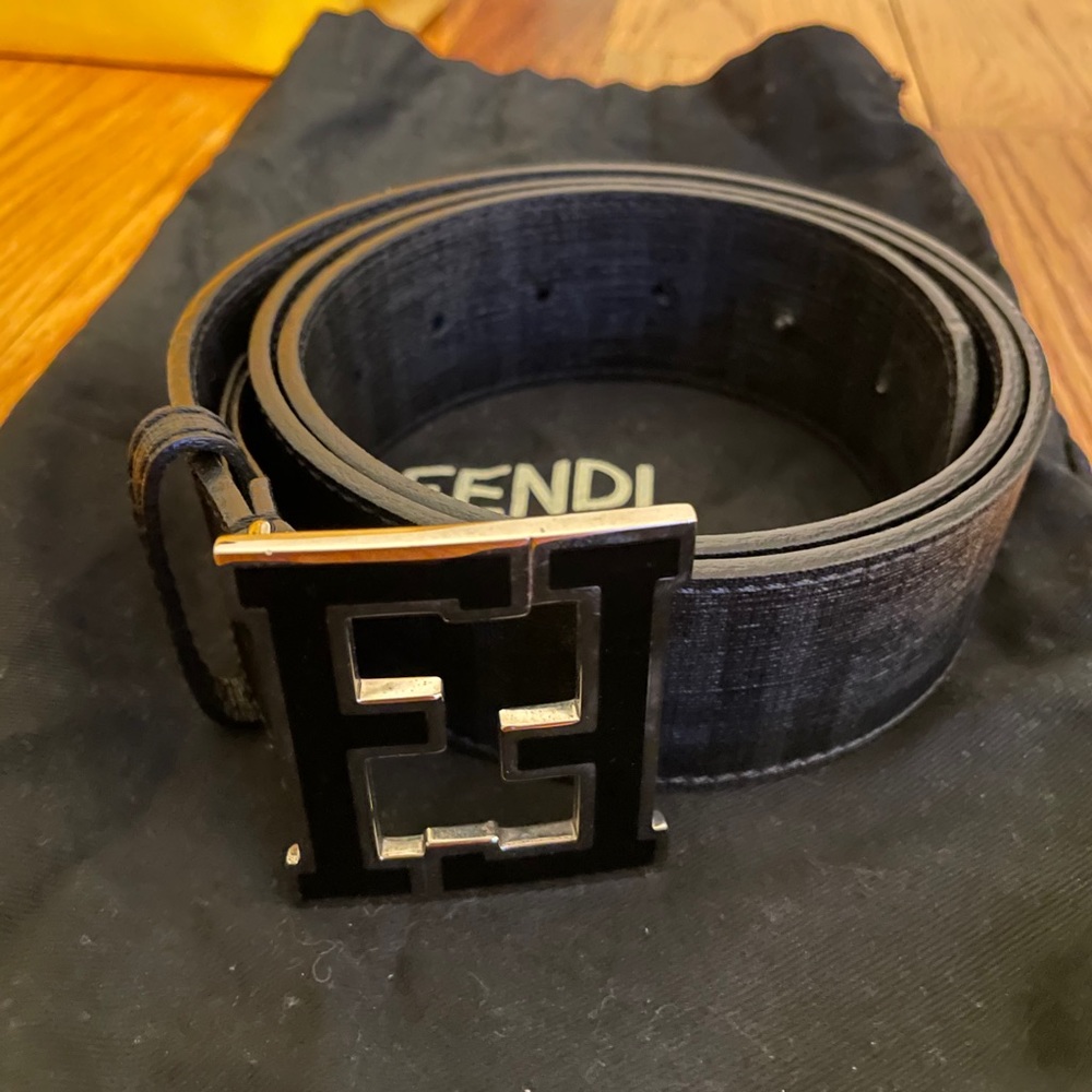 FENDI belt. 100% authentic. fendi store receipt.